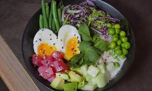 Foto von Nadin Sh: https://www.pexels.com/de-de/foto/lebensmittel-essen-gesund-gemuse-15611222/